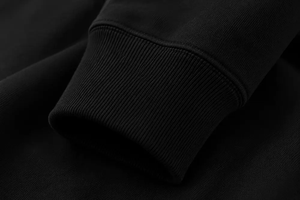 Ribbed cuffs and hem detail